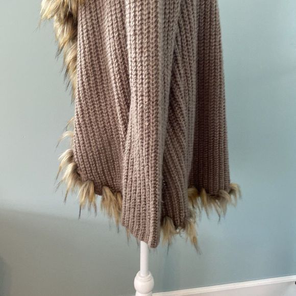 INC Fur trimmed Big & Cozy Cardigan Sweater Size Medium - Picture 4 of 7